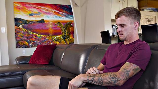 Inked jock barebacks stepbro before riding him