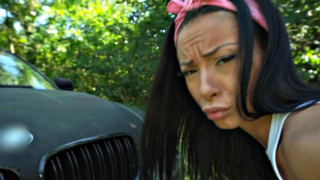 Public petite cab slut smashed in outdoor