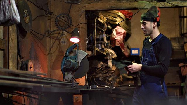 Slim Blonde Teen Victoria Roxx Takes a Hard Cock Up Her Asshole