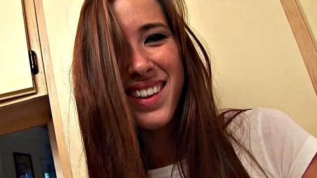 BrookeSkye rubbing and fingering Pussy