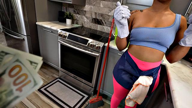 Raunchy bigbooty maid pleasing boss with her cocksucking