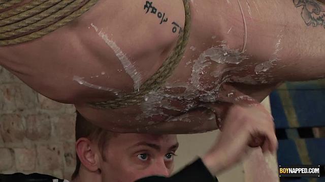 Доят его предэякулят! - Тимми Трежер и Эштон Брэдли