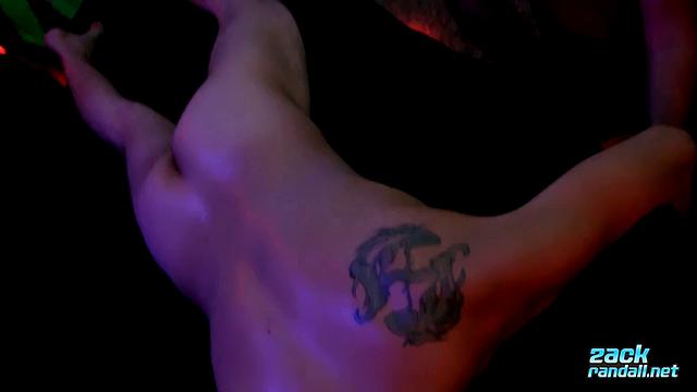 Straight Wyatt Gets Full Service - JS Wild And Wyatt Blaze