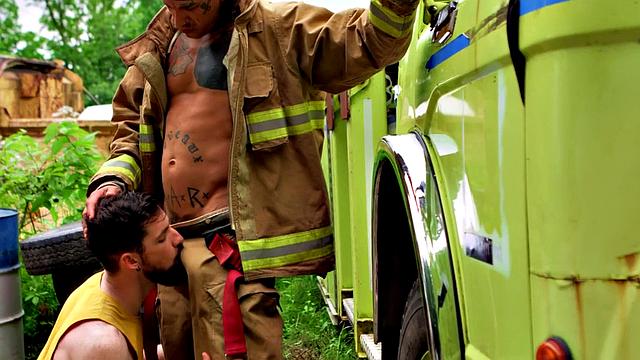 Dirty gay enjoys anal fucking with nasty fucker