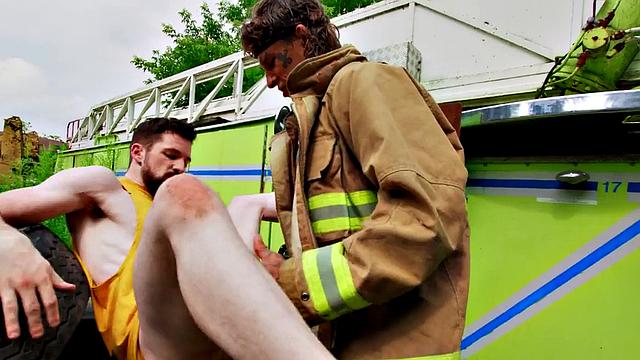 Dirty gay enjoys anal fucking with nasty fucker