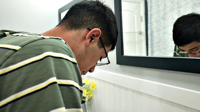 MILF perverted stepmom rides big dick in POV