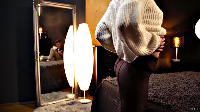 Italian temptress can't resist