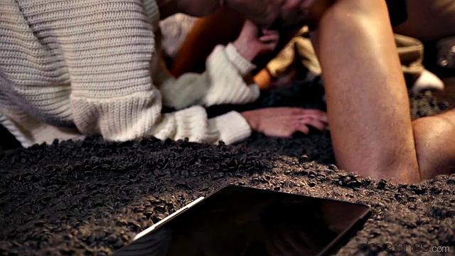 Italian temptress can't resist