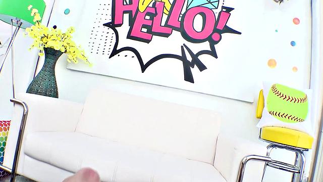 смотри, как каталина подставляет свою жопу