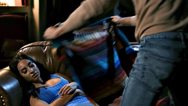 Pussylicked babe by her BF on couch in hot affair