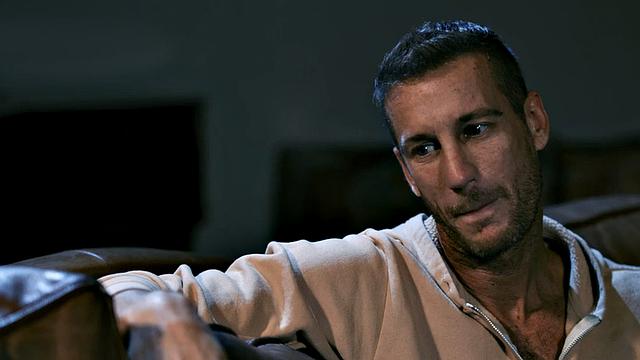 Pussylicked babe by her BF on couch in hot affair