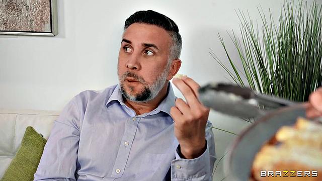 Гия Дерза устраивает жаркую анальную еблю на вечеринке с Кеироном Ли