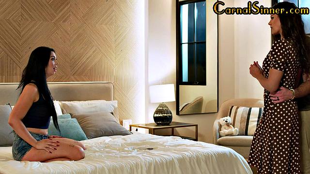 Cockhungry babes sharing in 3some