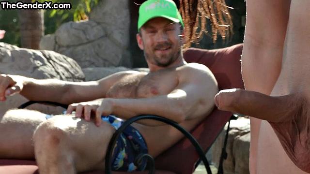 Stunning babe in 3some bareback