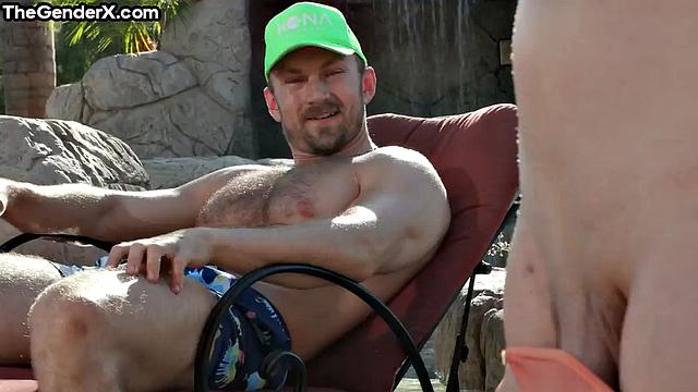 Stunning babe in 3some bareback