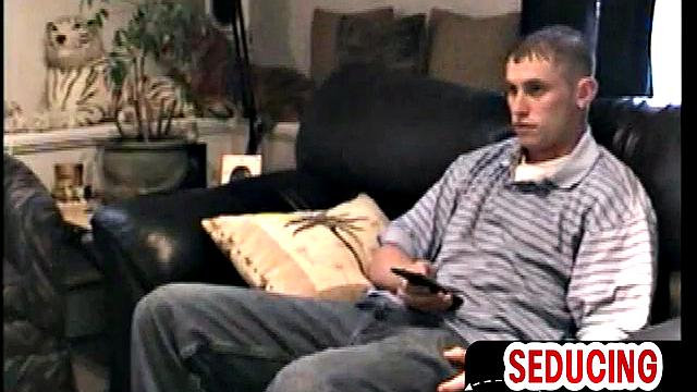 Amateur enjoys blowjob by cute gay