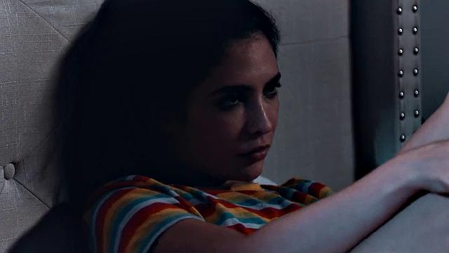 Smalltits teen deepthroats and gets fucked after licking