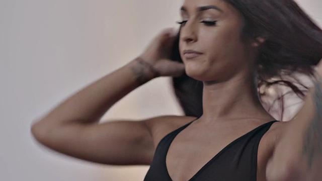 Trans goddess sucked before kitchen sex with an erotic couple