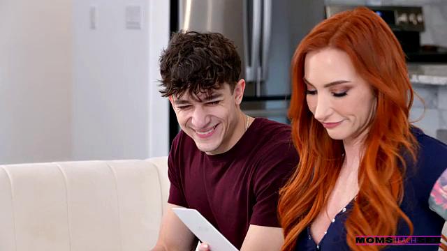 Stepmoms Mother's Day Cum Necklace - S23:E9