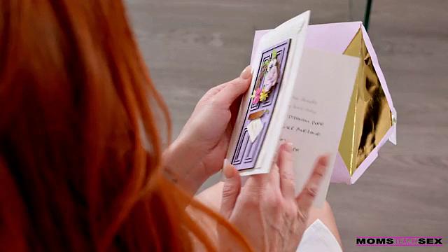 Stepmoms Mother's Day Cum Necklace - S23:E9