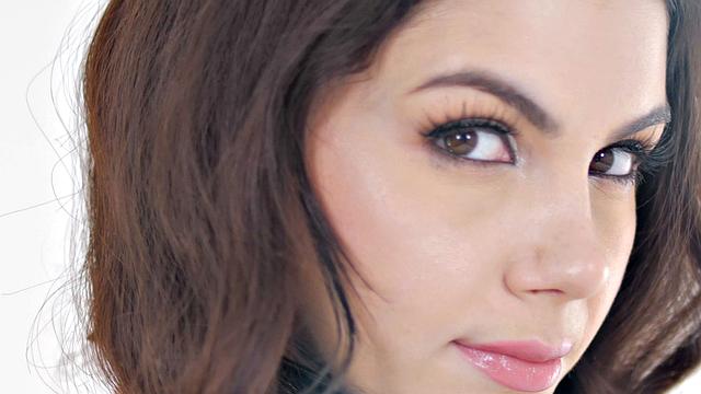 Valentina Nappi and Becky Bandini's Amazing Threesome