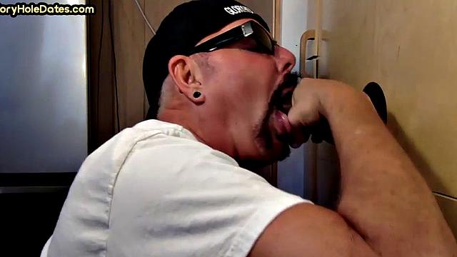 Gloryhole amateur DILF sucks Ebony with greedy mouth 