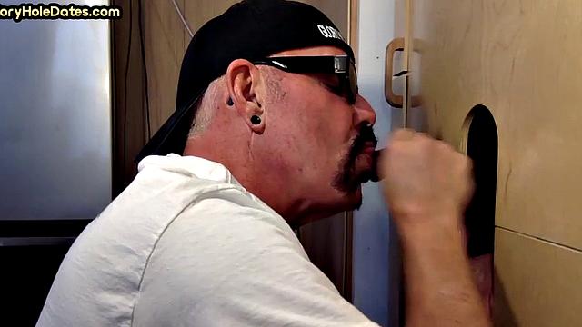 Gloryhole amateur DILF sucks Ebony with greedy mouth 