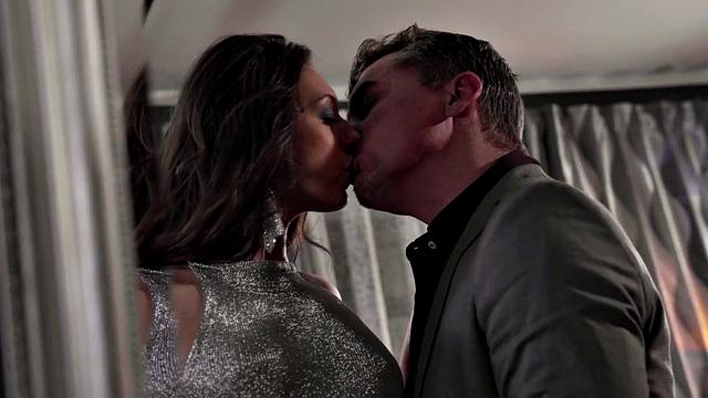 Big ass fishnet milf riding before dicksucking