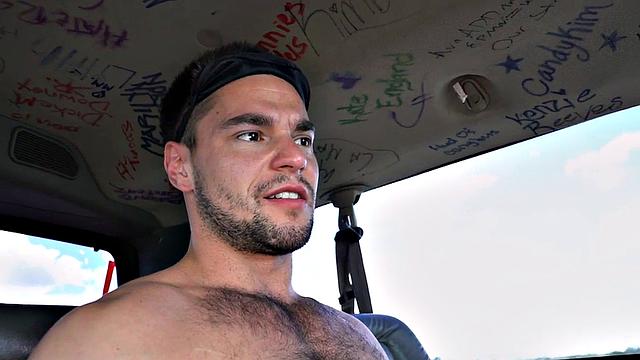 Picked up stud sucked by facial gay in van for money