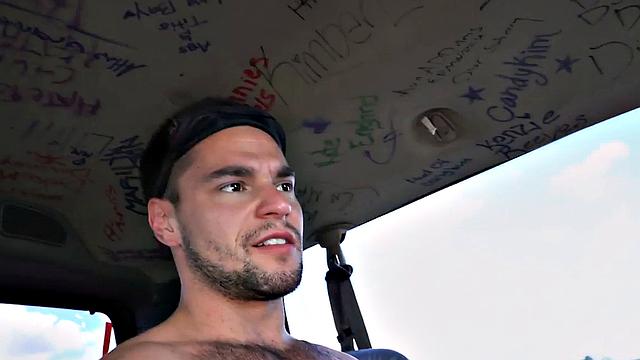Picked up stud sucked by facial gay in van for money