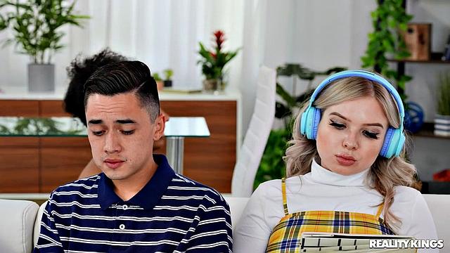 Seduced By GF's Sorority Roommates: 1