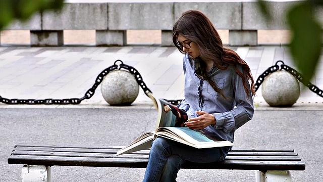 Nerdy art student Ariana Shaine gets her bald pussy and tight ass pounded in hot reverse cowgirl action