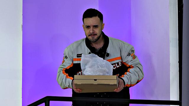 GIRLSRIMMING.COM - Stretch For Pizza