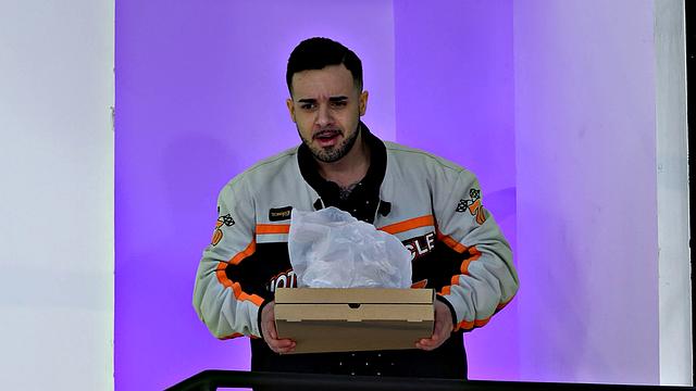 GIRLSRIMMING.COM - Stretch For Pizza