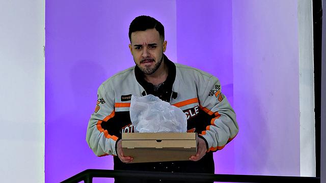 GIRLSRIMMING.COM - Stretch For Pizza