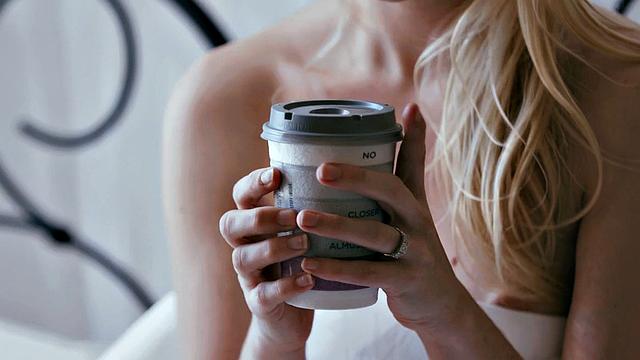 First lesbian for str8 babe she will never forget