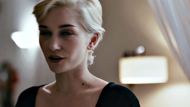 First lesbian for str8 babe she will never forget