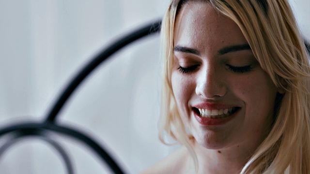 First lesbian for str8 babe she will never forget