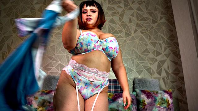 Vale Blagoeva: Charismatic Seduction