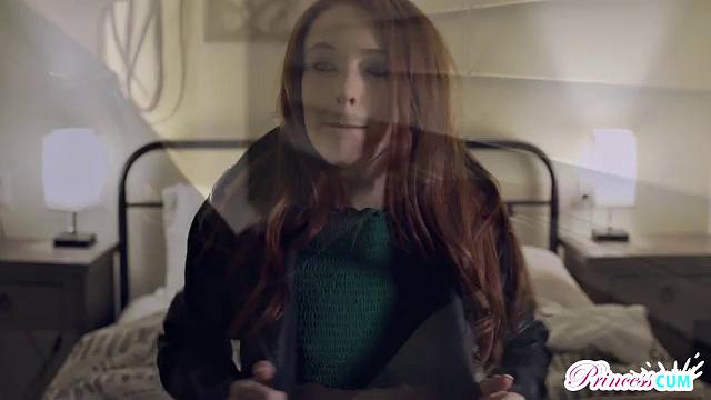 сестра соблазняет брата гладкой киской и уговаривает на кремпай