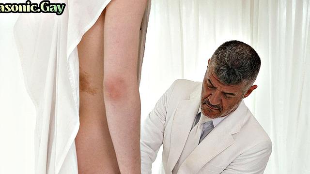 Entered Apprentice learns submission