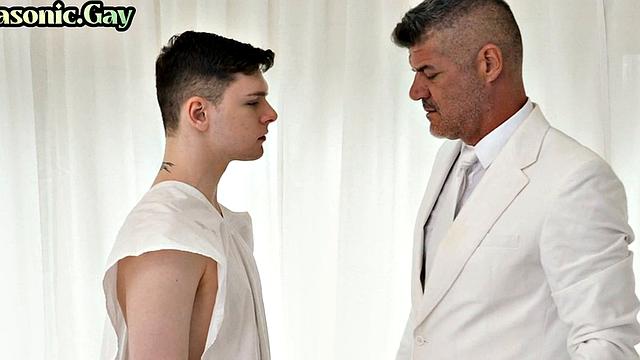 Entered Apprentice learns submission