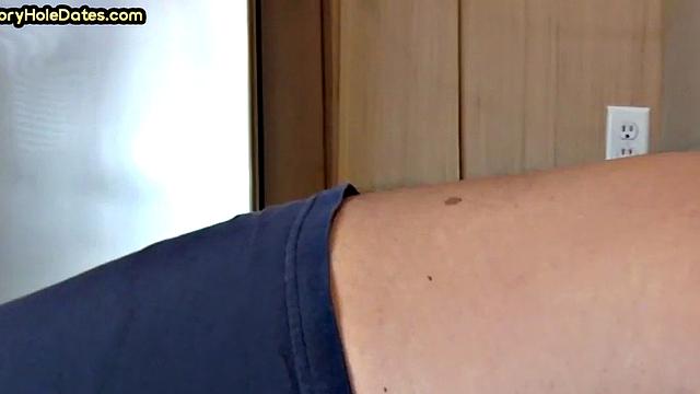 Amateur DILF fucked in closeup private video