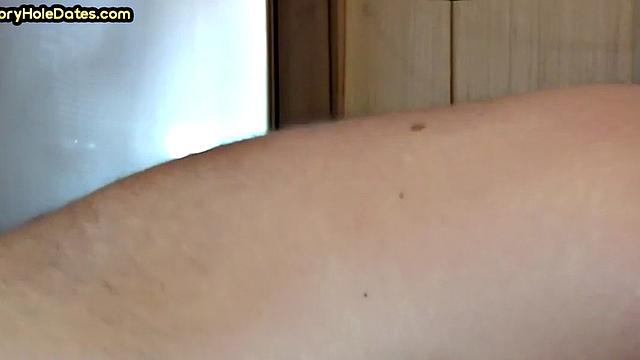 Amateur DILF fucked in closeup private video