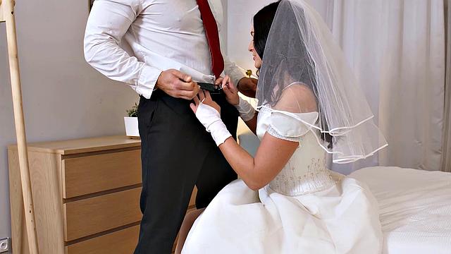 Fiance forgets about the party when the babe rims him in high heels and lingerie