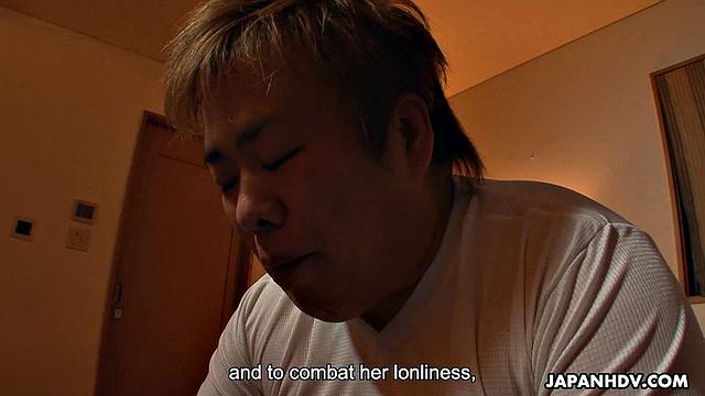 Lonely wife often amuses herself online