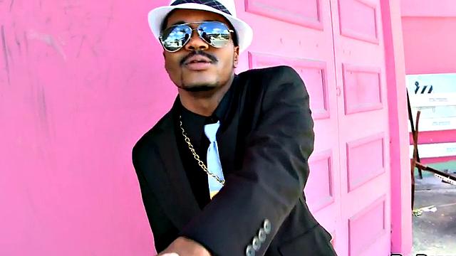 Amateur Black picked up and fucked by muscled hunk