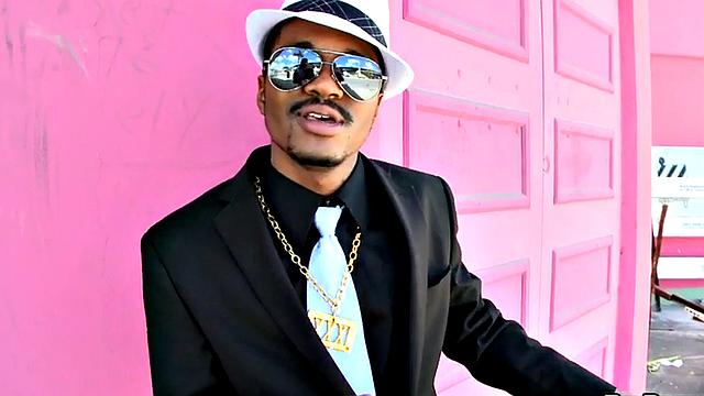 Amateur Black picked up and fucked by muscled hunk