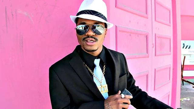 Amateur Black picked up and fucked by muscled hunk