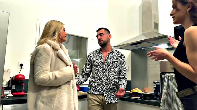 Jade seduces her best friend Miss Alice Wild